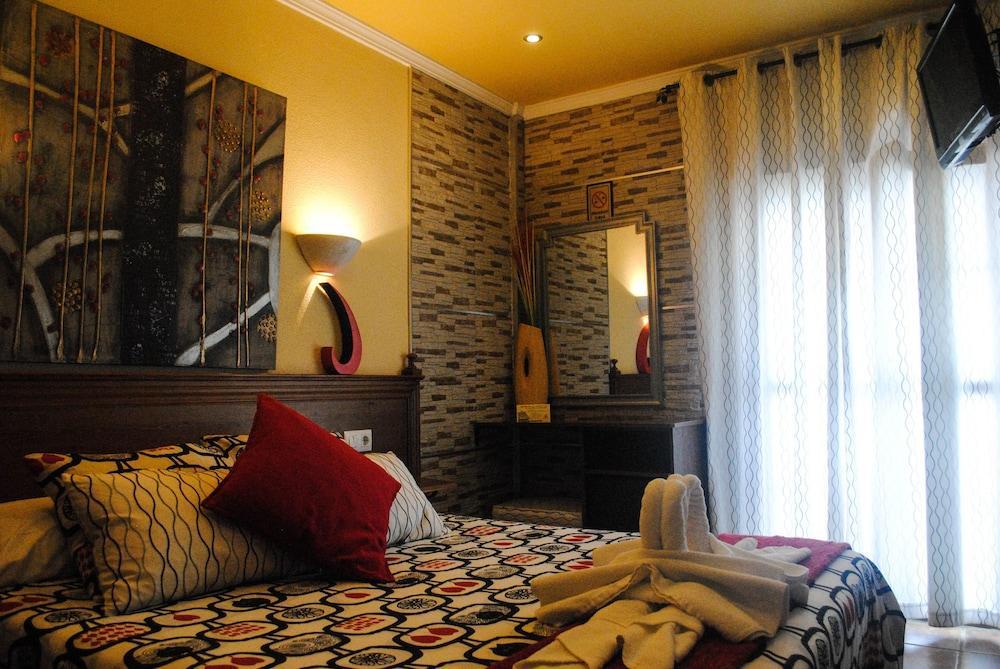 Hostal Costa De La Luz Conil De La Frontera Luaran gambar