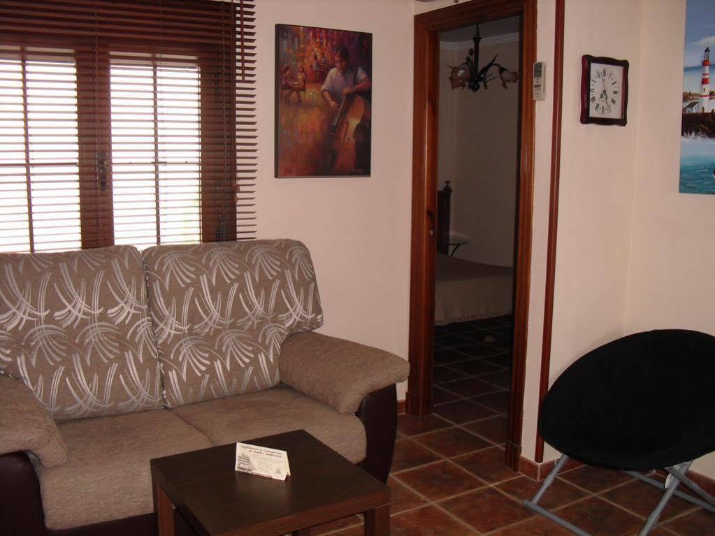Hostal Costa De La Luz Conil De La Frontera Luaran gambar