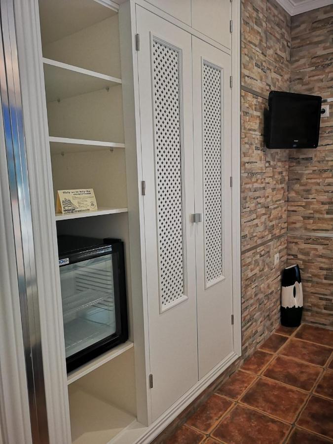 Hostal Costa De La Luz Conil De La Frontera Luaran gambar